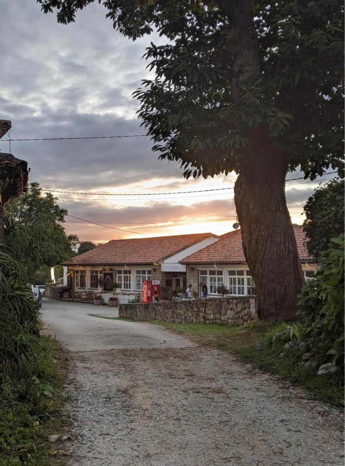 Hostel Gulpiyuri Llanes Villahormes Exterior photo